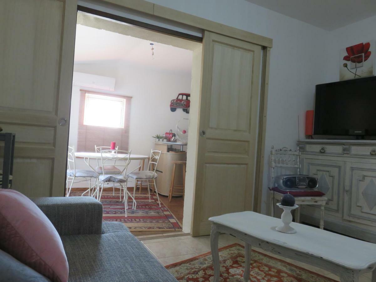 Charmant Appartement Saint Gely Cornillon Exteriör bild